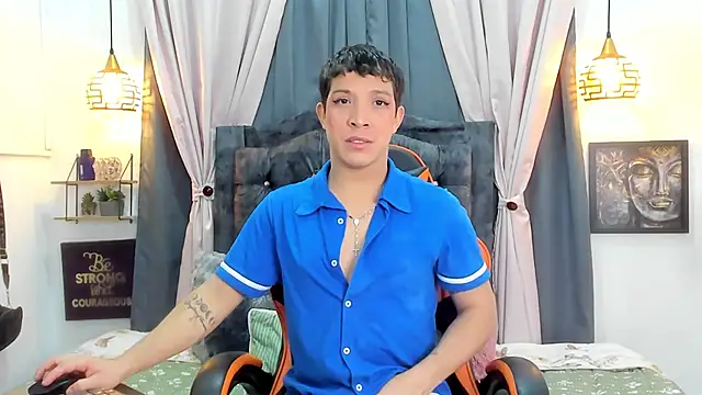 Snapshot of AustinCole01 chatting on October 22, 10:42 pm AustinCole01 online show from October 22, 10:42 pm