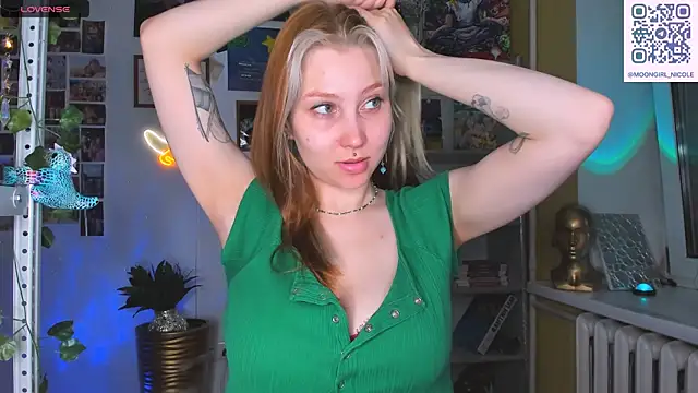 Snapshot of Nicole_matt chatting on July 12, 10:23 pm Nicole matt online show from July 12, 10:23 pm