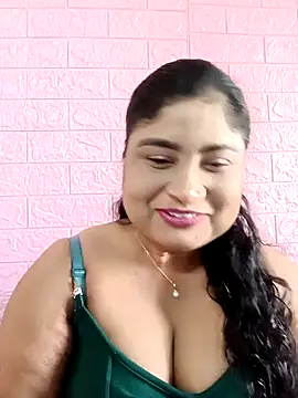 Snapshot of hornyriyanka chatting on November 24, 2:33 am hornyriyanka online show from November 24, 2:33 am