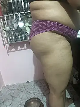 dhanshri143 online show from May 18, 11:27 am