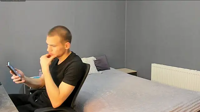 Snapshot of Garden_of_Eden_ chatting on November 9, 4:22 am Garden of Eden online show from November 9, 4:22 am