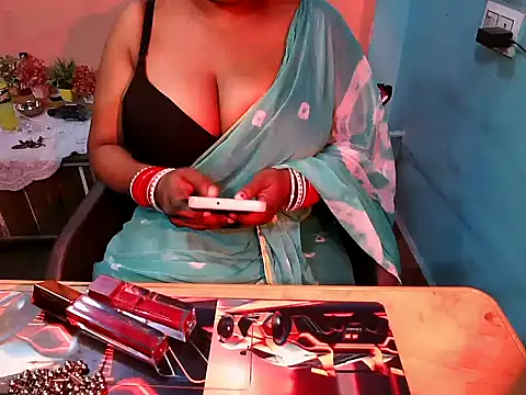 Snapshot of PREETI_BABY chatting on July 1, 6:48 am PREETI BABY online show from July 1, 6:48 am