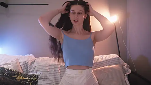 milanabaileys  online show from November 29, 11:24 am