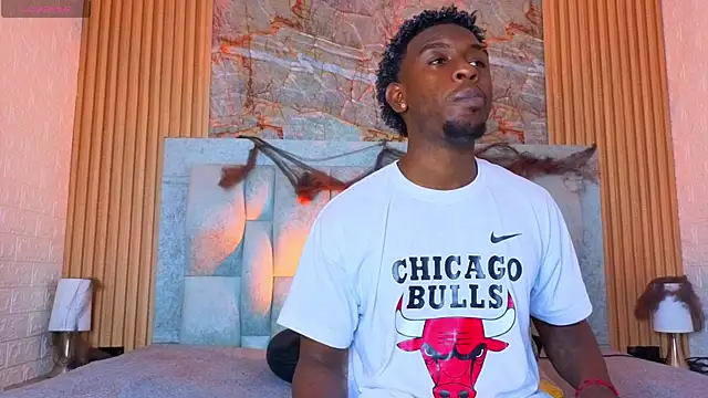 Snapshot of pipedark_ chatting on October 31, 3:40 am pipedark online show from October 31, 3:40 am