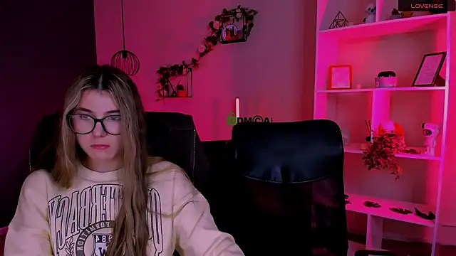 lissa night online show from March 17, 11:08 pm