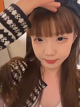 D-033 online show from November 22, 1:43 pm