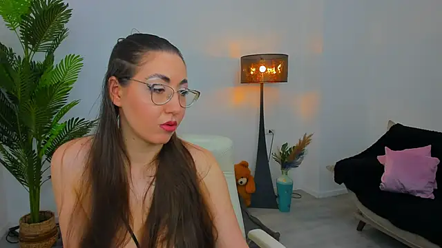 Snapshot of Kylie_Kathy chatting on January 10, 8:54 pm Kylie Kathy online show from January 10, 8:54 pm