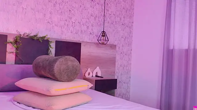 Celine Lee online show from February 14, 3:42 pm