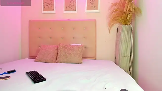 ANNIE DOLCE  online show from May 23, 10:03 pm