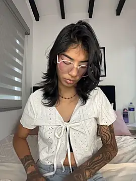 TweetiePieXXX online show from March 12, 9:21 pm