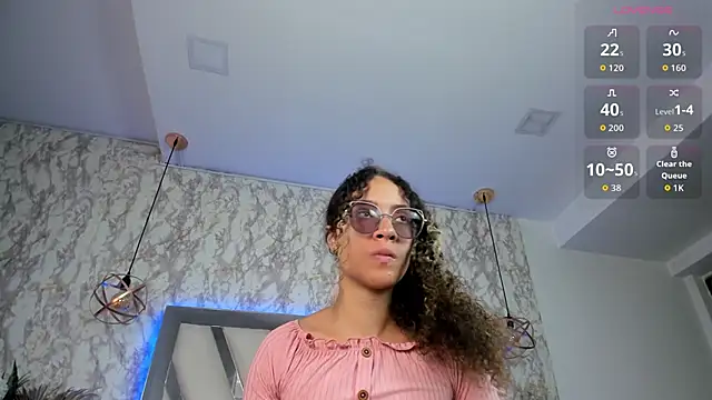 Hanna Cornee  online show from September 11, 2:50 pm