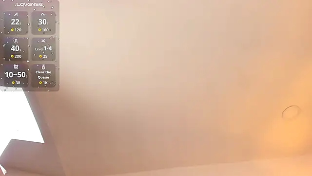 Hanna Cornee  online show from October 20, 1:33 pm