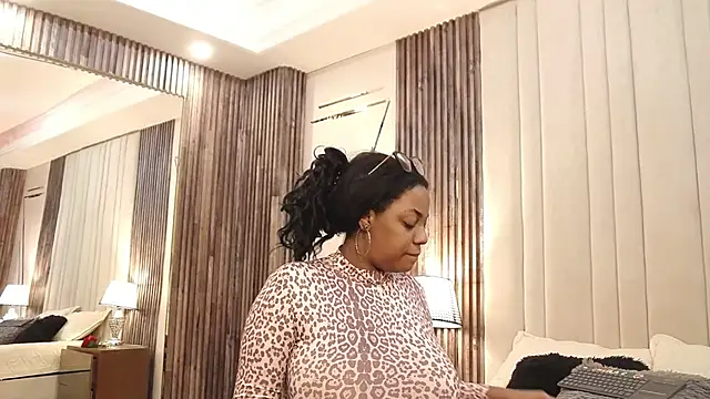 SheilaCoopers  online show from October 24, 12:23 pm