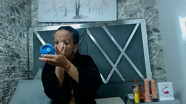 Snapshot of YanetRose chatting on September 9, 3:17 am YanetRose online show from September 9, 3:17 am