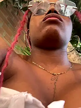 Snapshot of darle_volant chatting on November 29, 8:23 pm darle volant online show from November 29, 8:23 pm