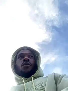 Snapshot of BaggyDirt chatting on December 3, 4:31 am BaggyDirt online show from December 3, 4:31 am