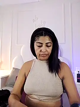 Kaylachannell online show from July 3, 3:46 am