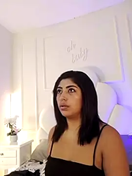 Kaylachannell online show from July 9, 3:32 am