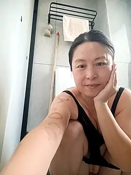 Snapshot of chengcheng12 chatting on October 9, 12:30 am chengcheng12 online show from October 9, 12:30 am