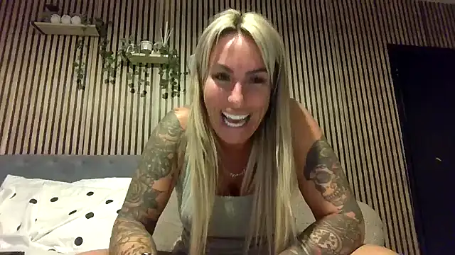 poppyinga1 online show from January 12, 9:09 pm