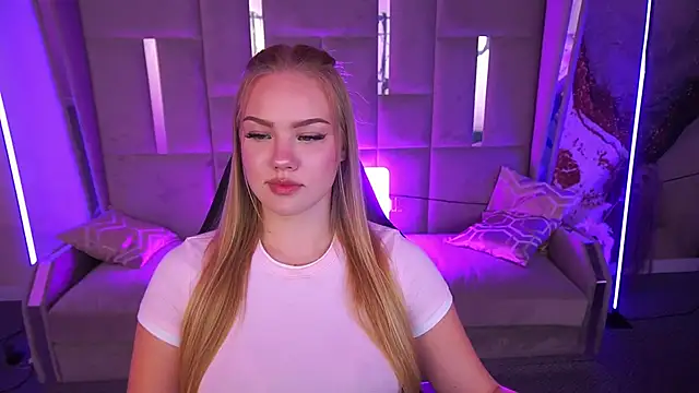 CelesteNoir online show from September 15, 1:11 pm