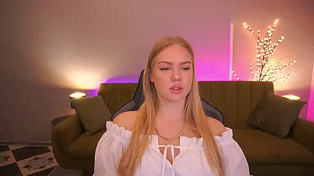 CelesteNoir online show from September 29, 6:18 am