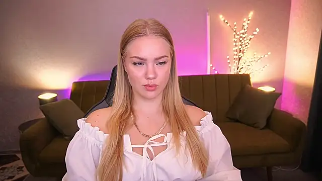 CelesteNoir online show from September 30, 6:29 am