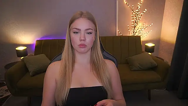 CelesteNoir online show from October 2, 6:31 am