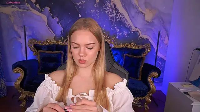 CelesteNoir online show from October 22, 6:24 am