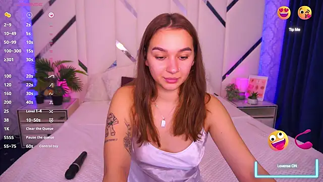 Snapshot of UrMuseOn chatting on November 5, 2:50 pm UrMuseOn online show from November 5, 2:50 pm