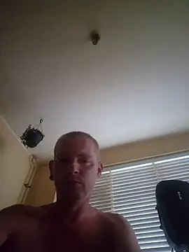 Snapshot of piercingpik chatting on June 23, 7:56 pm piercingpik online show from June 23, 7:56 pm