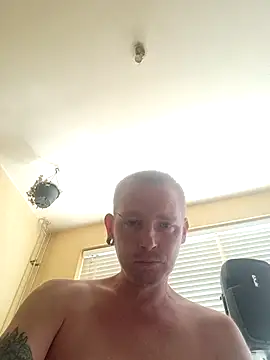 Snapshot of piercingpik chatting on June 29, 9:48 am piercingpik online show from June 29, 9:48 am