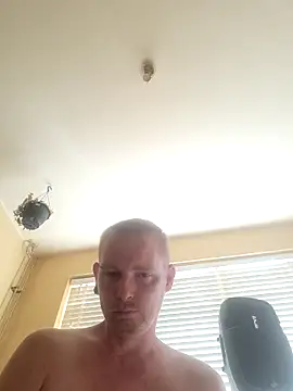 Snapshot of piercingpik chatting on June 30, 7:53 am piercingpik online show from June 30, 7:53 am