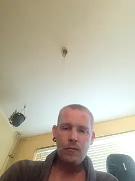Snapshot of piercingpik chatting on July 2, 4:02 pm piercingpik online show from July 2, 4:02 pm