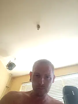 Snapshot of piercingpik chatting on July 7, 10:30 am piercingpik online show from July 7, 10:30 am
