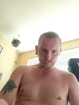 Snapshot of piercingpik chatting on July 14, 7:57 am piercingpik online show from July 14, 7:57 am