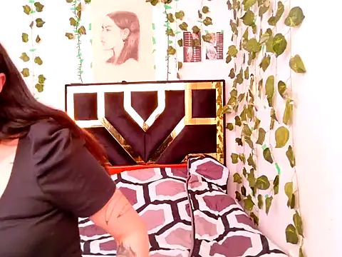 lucywhite13 online show from October 23, 7:34 pm