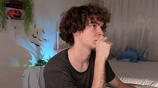 Snapshot of Tommy_Jamm chatting on October 31, 2:29 pm Tommy Jamm online show from October 31, 2:29 pm