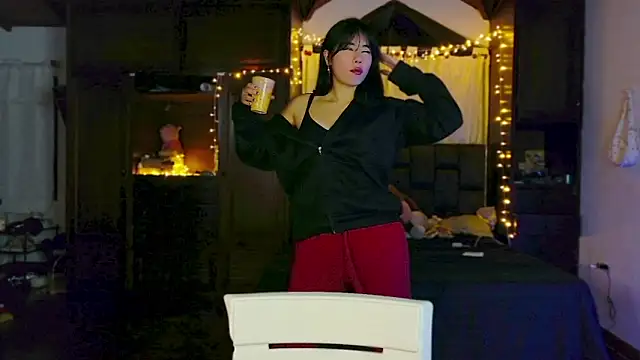 Shisuku Sophi online show from April 28, 1:48 am