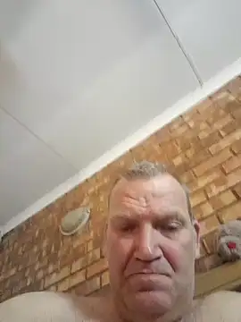 Snapshot of wallacelegend chatting on October 28, 6:17 am wallacelegend online show from October 28, 6:17 am