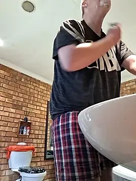 wallacelegend online show from July 21, 7:54 am