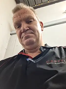 wallacelegend online show from August 2, 8:02 am