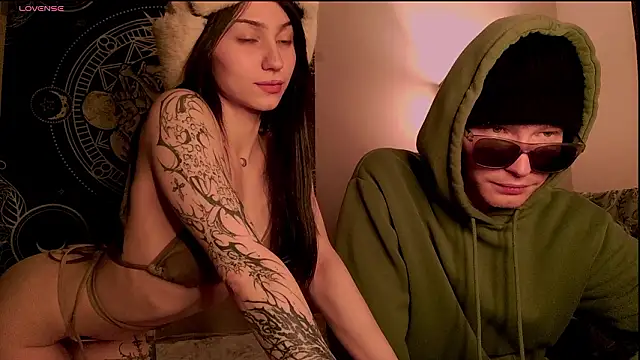 Snapshot of poisondevotion chatting on February 5, 1:49 pm poisondevotion online show from February 5, 1:49 pm