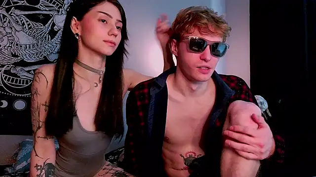 Snapshot of poisondevotion chatting on February 18, 11:39 am poisondevotion online show from February 18, 11:39 am