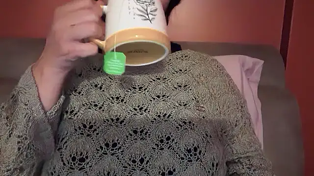 Snapshot of Ofcourseoneday chatting on October 7, 8:11 am Ofcourseoneday online show from October 7, 8:11 am