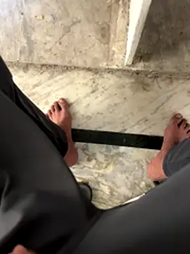 Snapshot of hyderabadii_boi chatting on December 18, 9:59 am hyderabadii boi online show from December 18, 9:59 am