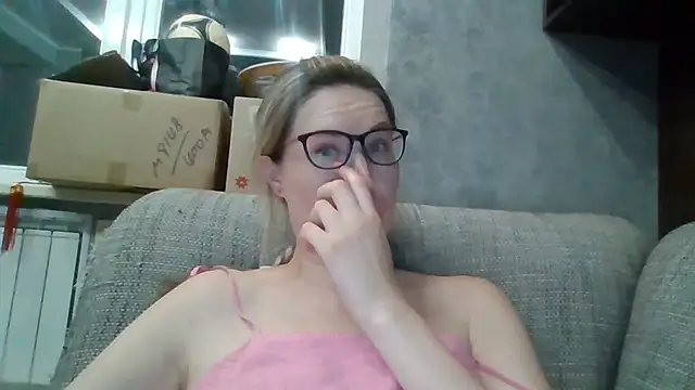 Snapshot of Jugira chatting on July 13, 8:00 pm Jugira online show from July 13, 8:00 pm