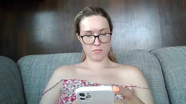 Snapshot of Jugira chatting on July 20, 4:20 pm Jugira online show from July 20, 4:20 pm