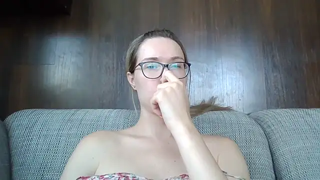 Snapshot of Jugira chatting on July 28, 1:43 pm Jugira online show from July 28, 1:43 pm