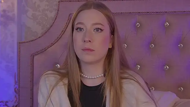 Snapshot of MiaEuphoria_ chatting on October 7, 3:36 am MiaEuphoria online show from October 7, 3:36 am